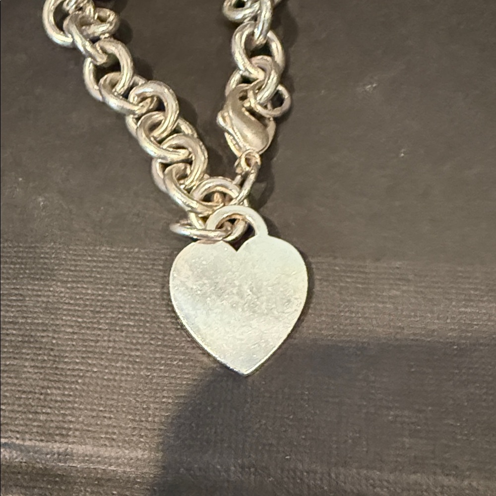 Tiffany & Co. Sterling Silver Heart Charm Chain Link Bracelet - Picture 4 of 8